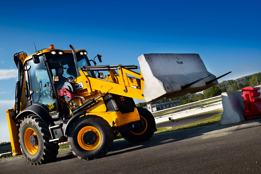 挖掘裝(zhuang)載機(jī)-靜待新(xin)品(pin)上市(shi)